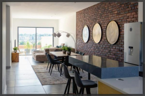 Iconyc Apartment